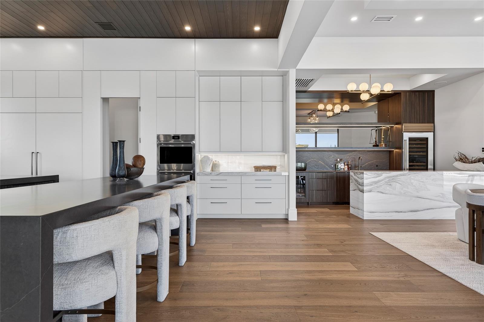 1075 31ST Ter ST PETERSBURG, FL 33704