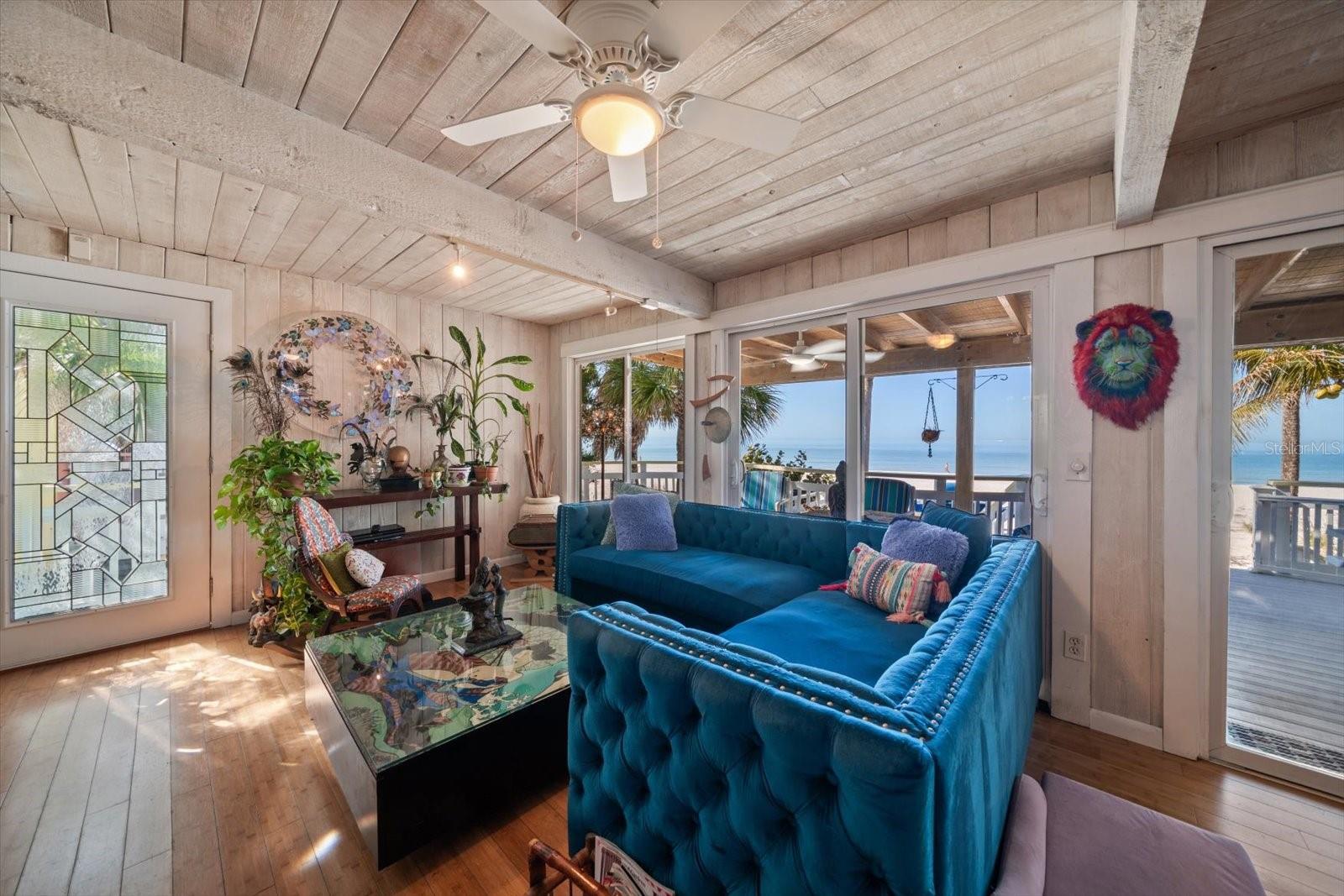 8640 W GULF Blvd TREASURE ISLAND, FL 33706