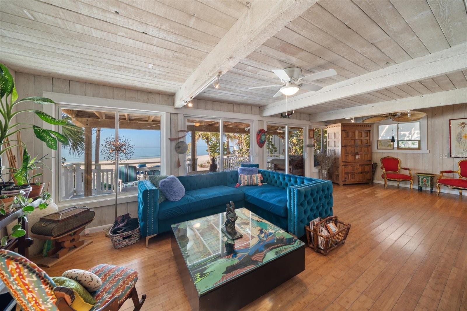 8640 W GULF Blvd TREASURE ISLAND, FL 33706