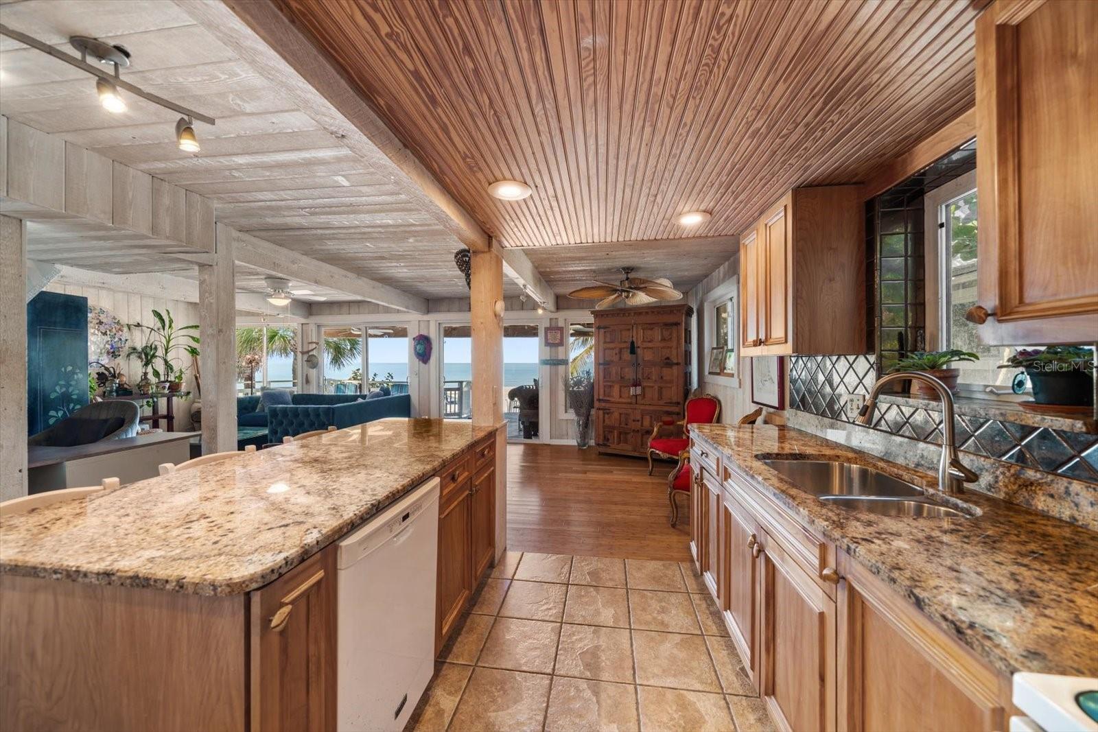 8640 W GULF Blvd TREASURE ISLAND, FL 33706