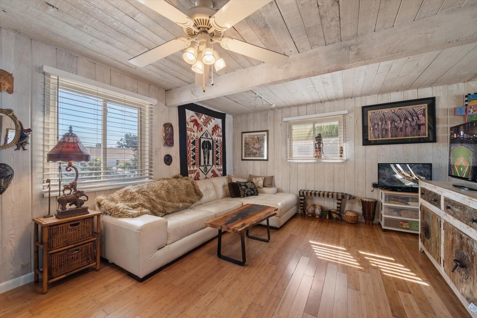 8640 W GULF Blvd TREASURE ISLAND, FL 33706