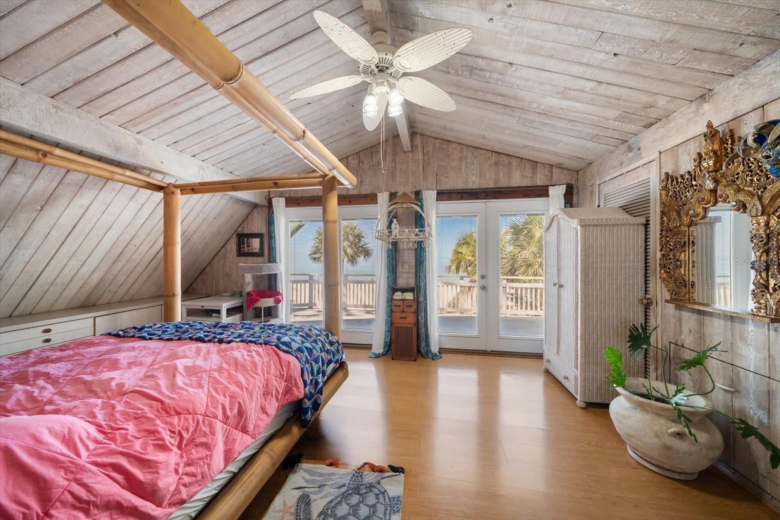 8640 W GULF Blvd TREASURE ISLAND, FL 33706