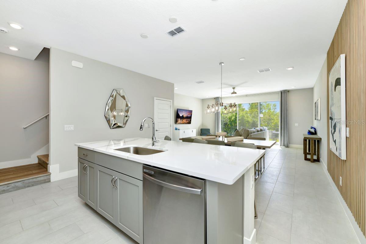 1224 ROYAL Vw Ter KISSIMMEE, FL 34747