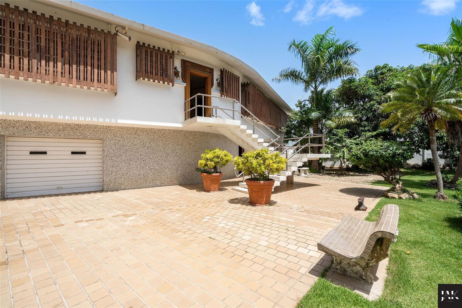 20 AMAPOLA St CAROLINA, PR 00979