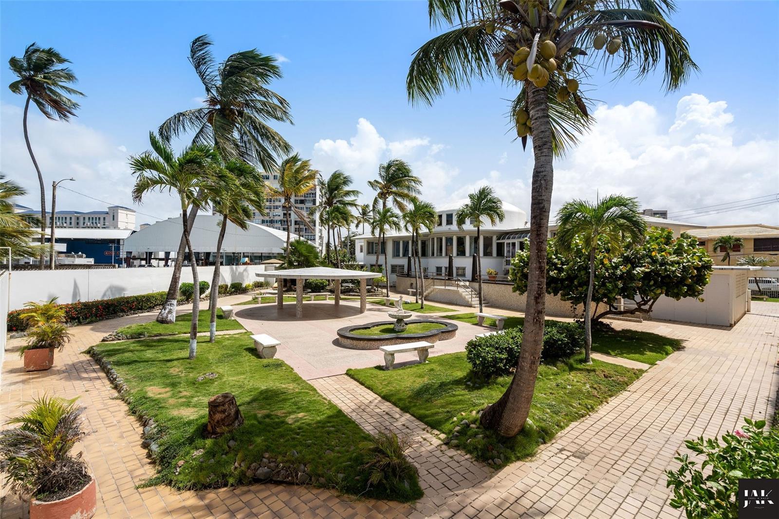 20 AMAPOLA St CAROLINA, PR 00979