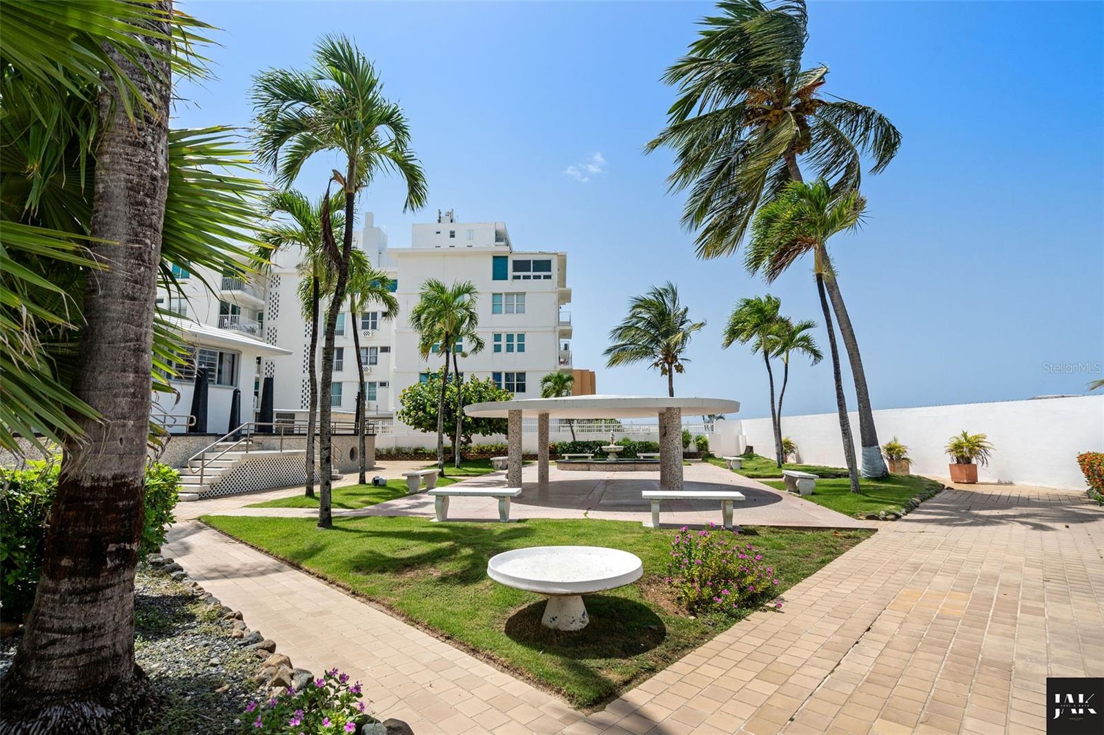 20 AMAPOLA St CAROLINA, PR 00979