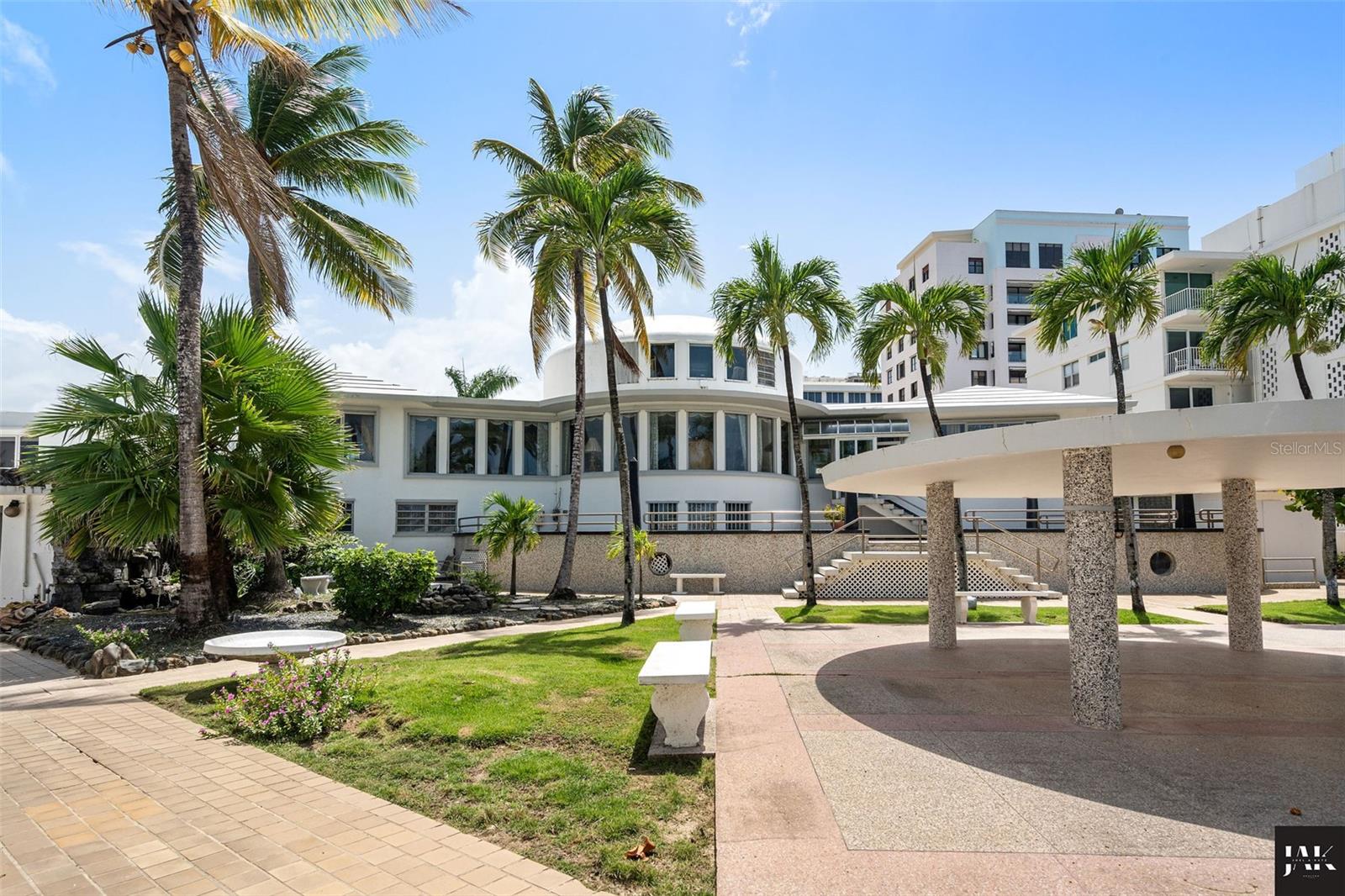 20 AMAPOLA St CAROLINA, PR 00979