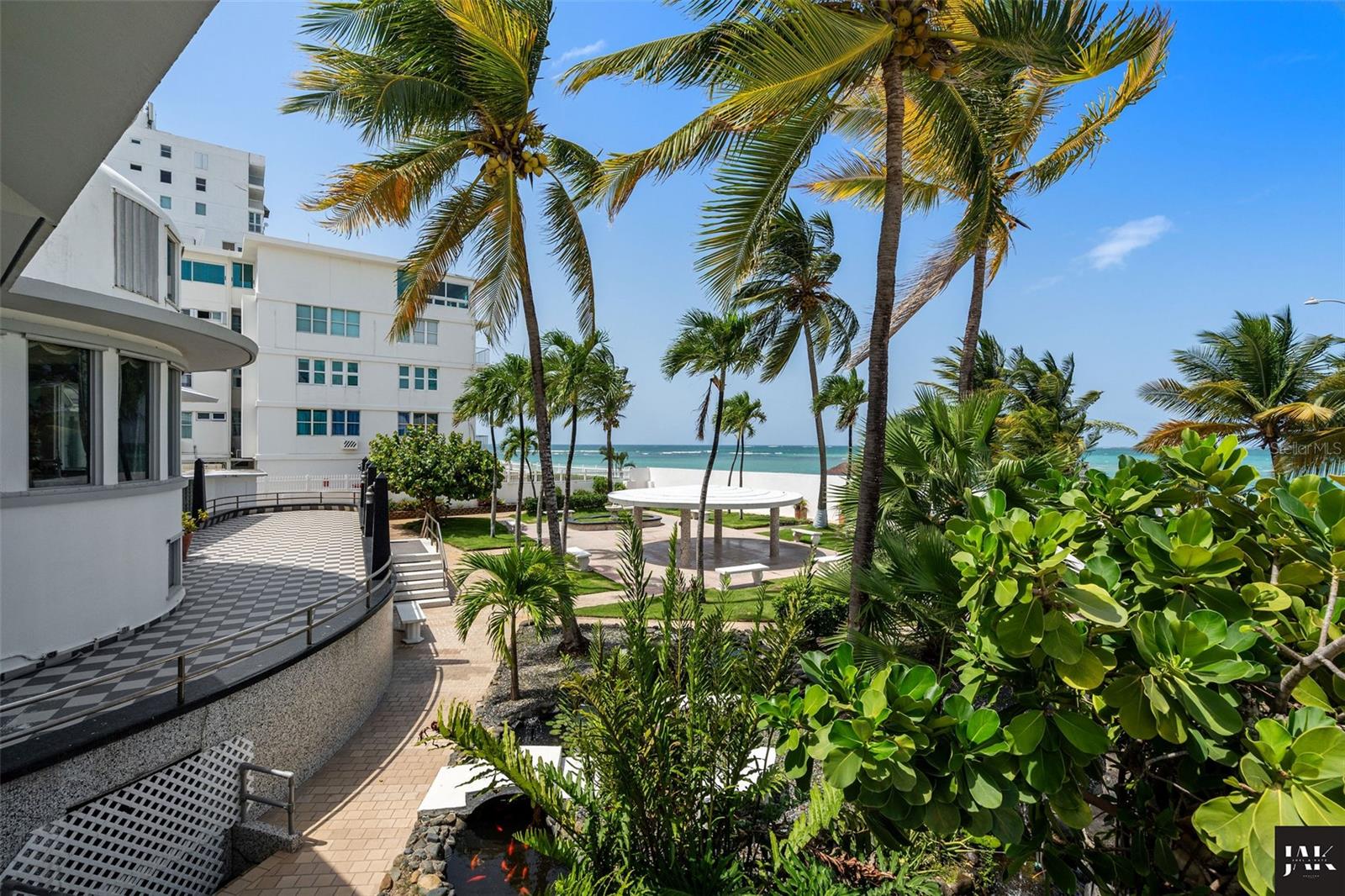 20 AMAPOLA St CAROLINA, PR 00979