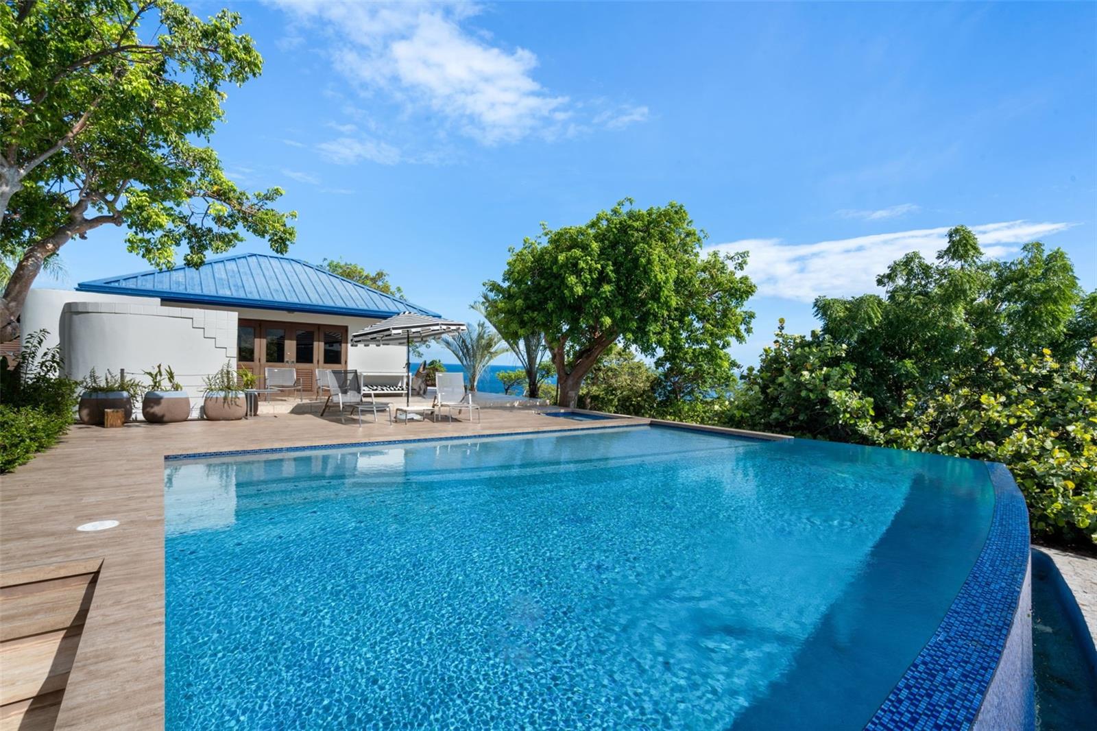 37 BARRIO FRAILES CULEBRA, PR 00775