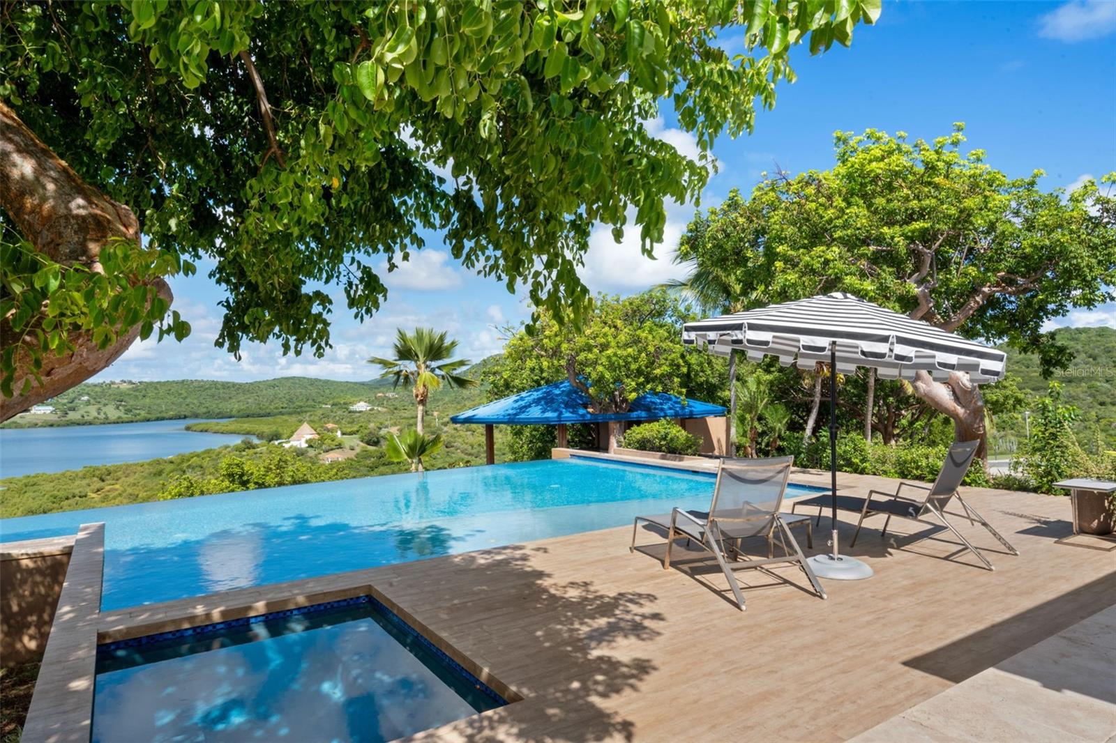 37 BARRIO FRAILES CULEBRA, PR 00775