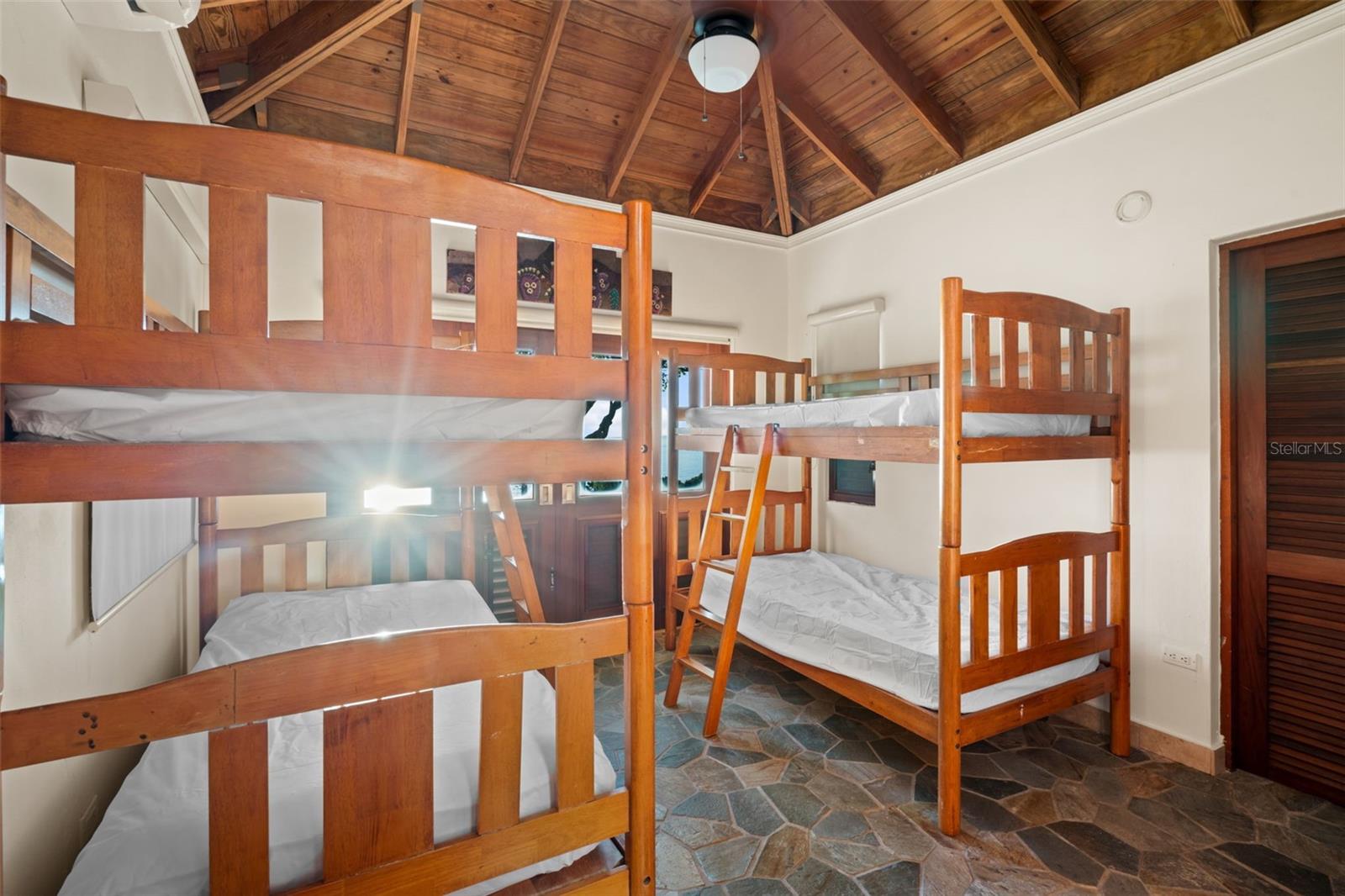 37 BARRIO FRAILES CULEBRA, PR 00775