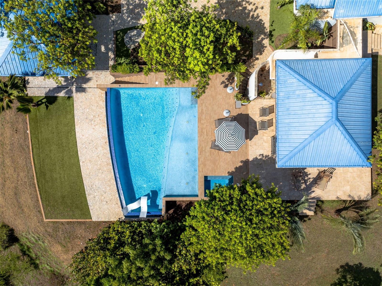 37 BARRIO FRAILES CULEBRA, PR 00775