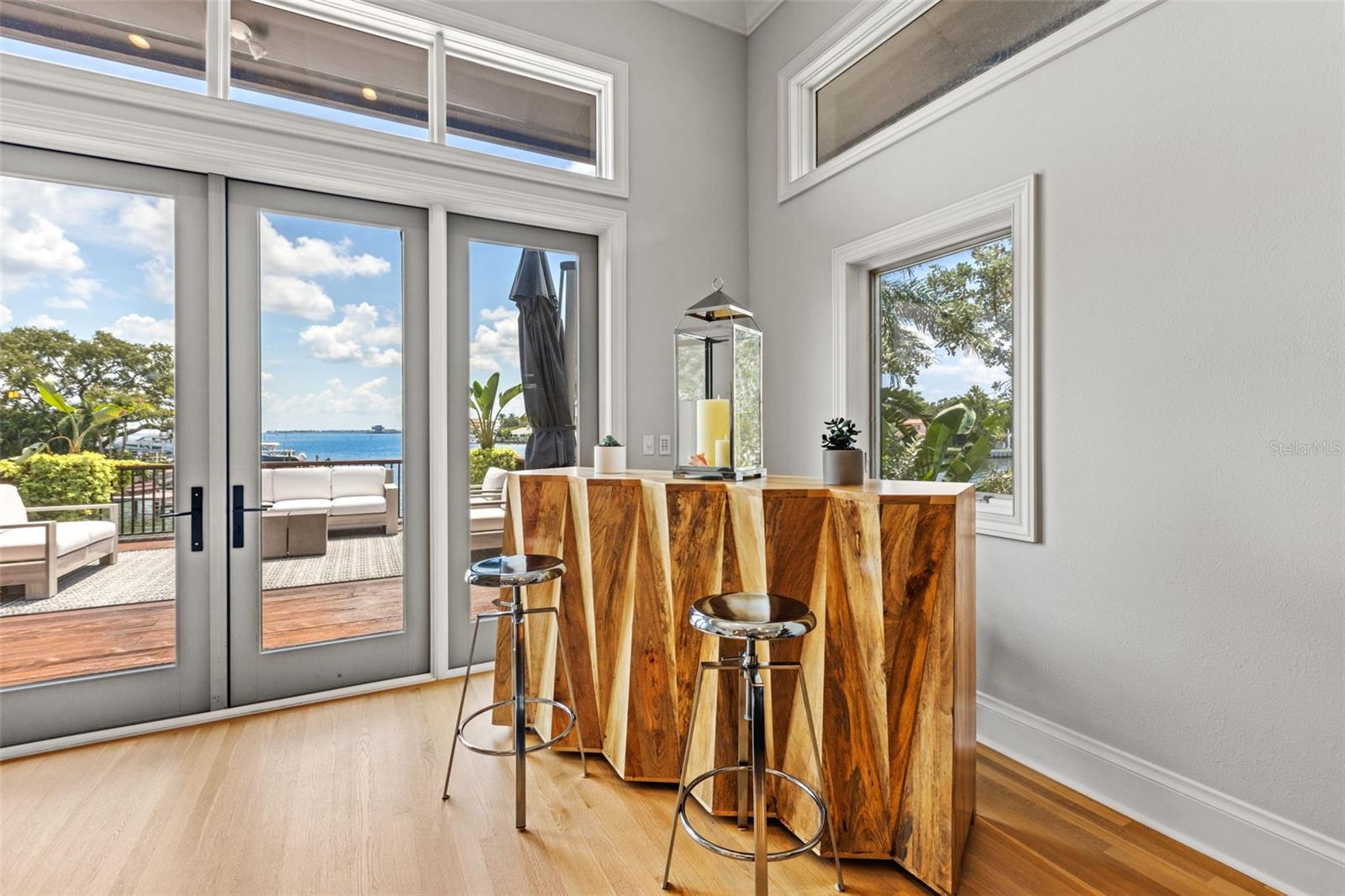 1365 BRIGHTWATERS Blvd ST PETERSBURG, FL 33704