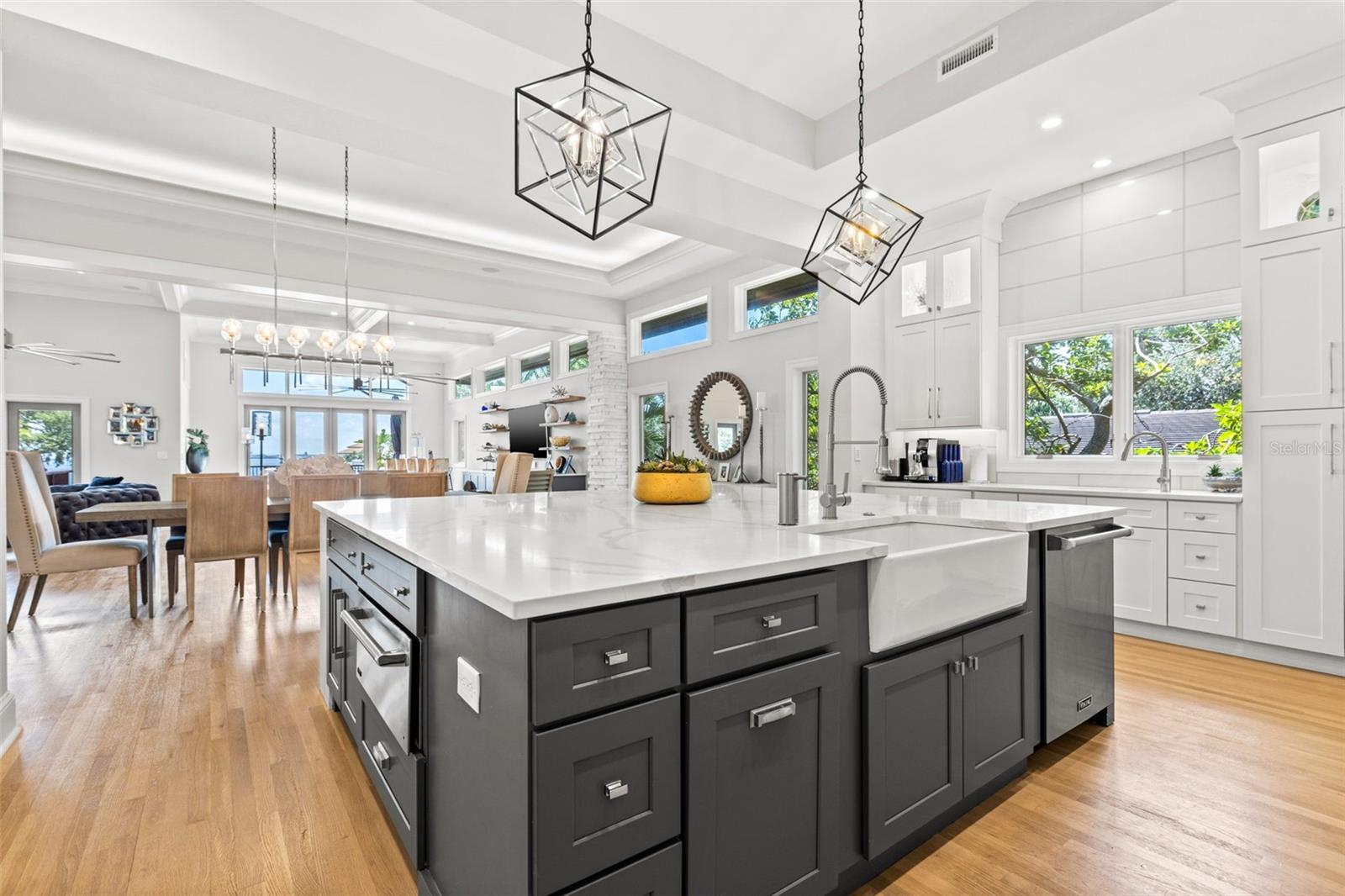 1365 BRIGHTWATERS Blvd ST PETERSBURG, FL 33704