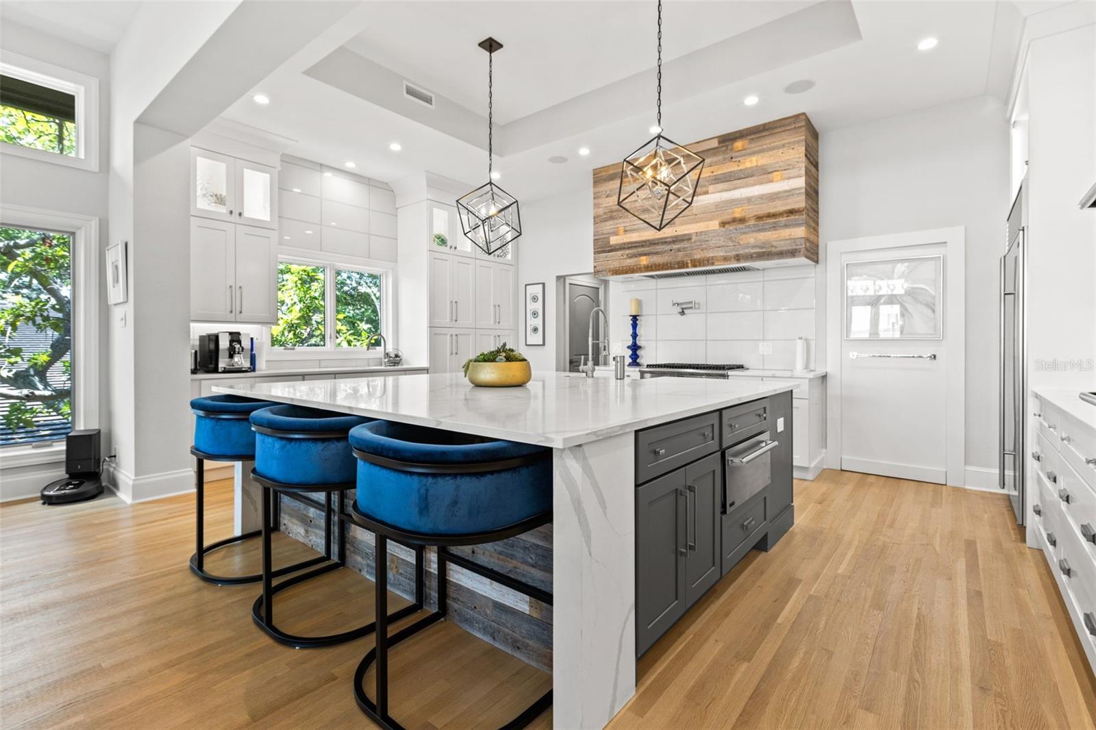 1365 BRIGHTWATERS Blvd ST PETERSBURG, FL 33704