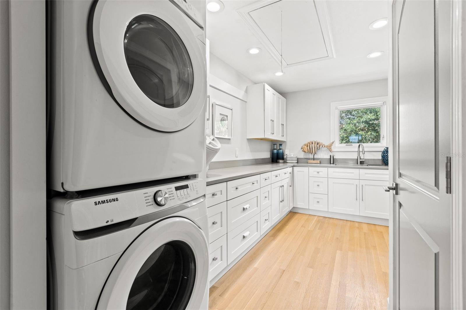 1365 BRIGHTWATERS Blvd ST PETERSBURG, FL 33704