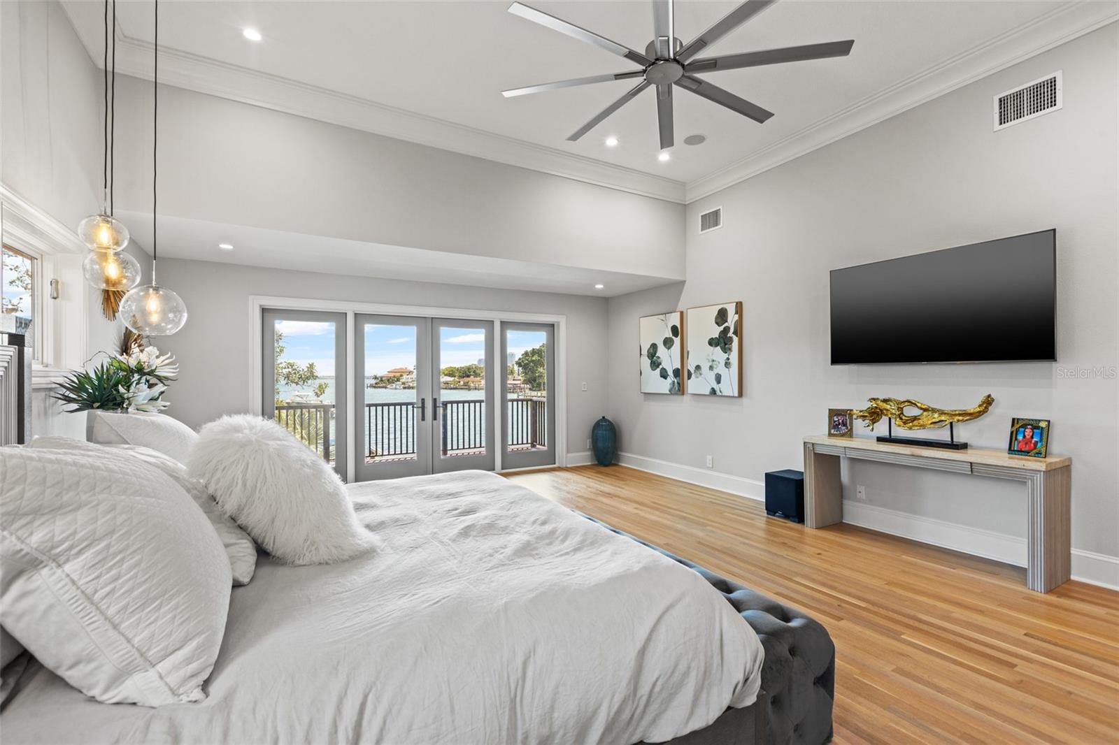 1365 BRIGHTWATERS Blvd ST PETERSBURG, FL 33704