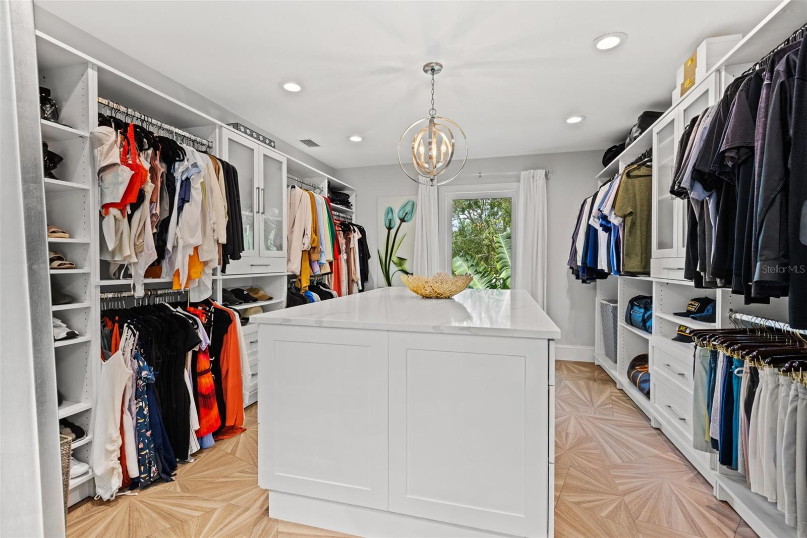 1365 BRIGHTWATERS Blvd ST PETERSBURG, FL 33704