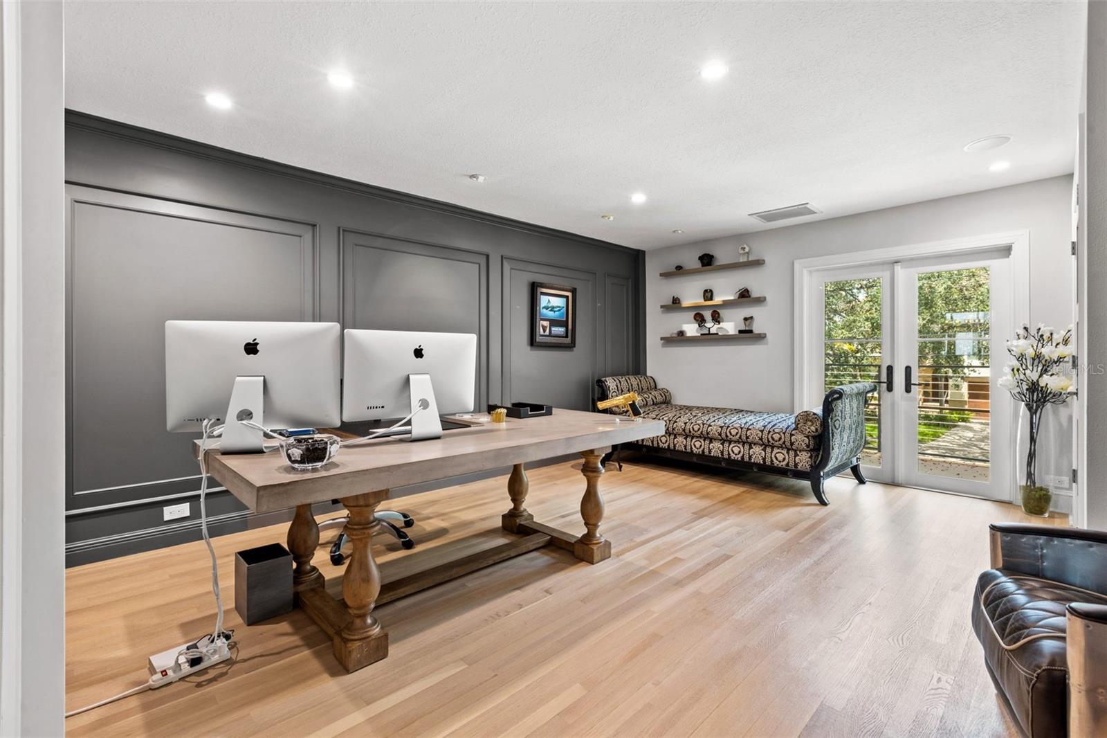 1365 BRIGHTWATERS Blvd ST PETERSBURG, FL 33704