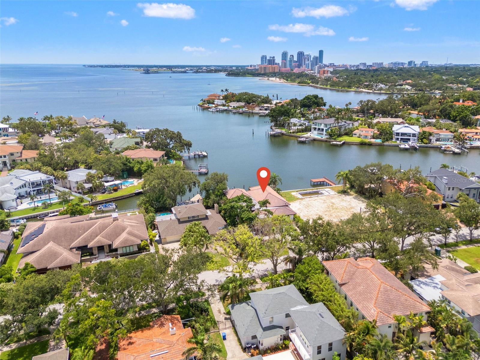 1365 BRIGHTWATERS Blvd ST PETERSBURG, FL 33704