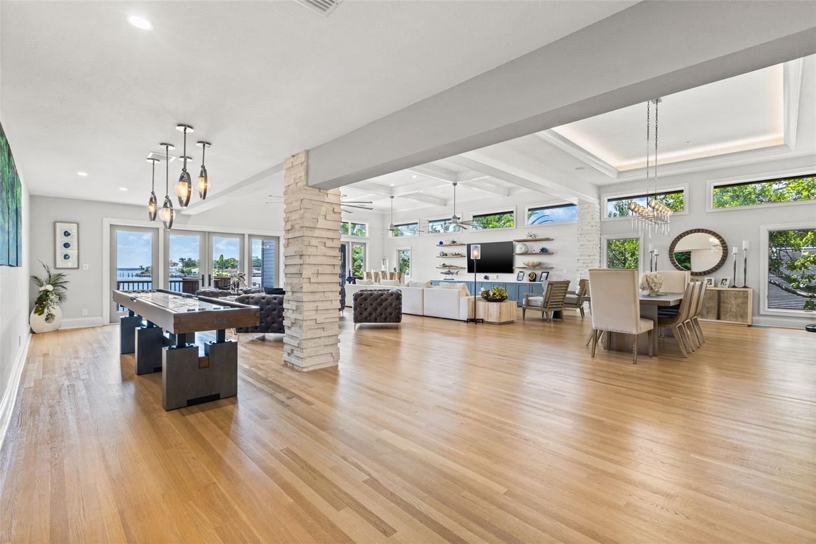 1365 BRIGHTWATERS Blvd ST PETERSBURG, FL 33704