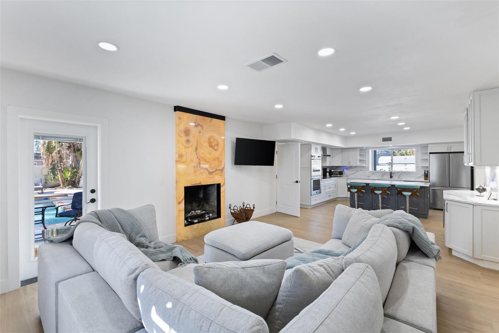 7100 Park St ST PETERSBURG, FL 33707