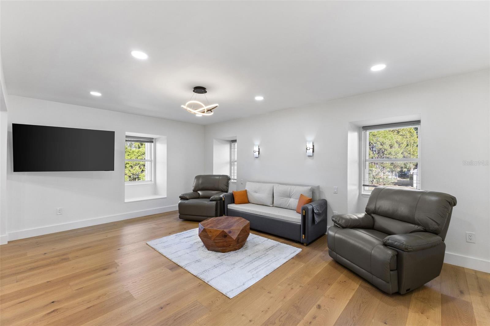 7100 Park St ST PETERSBURG, FL 33707