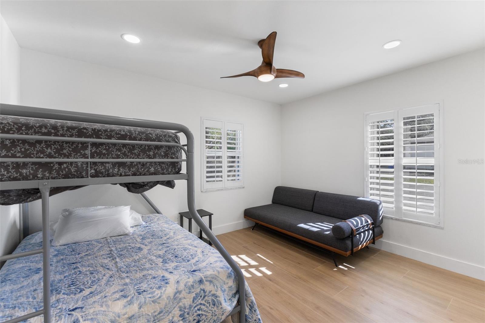 7100 Park St ST PETERSBURG, FL 33707