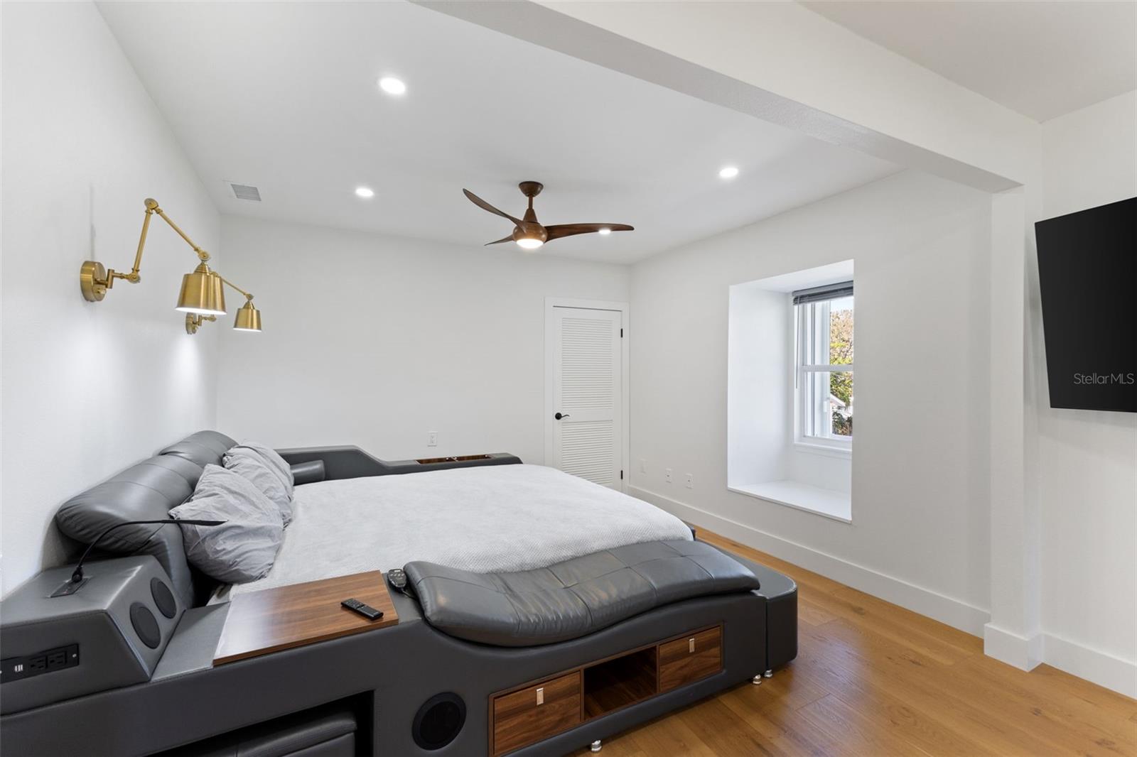 7100 Park St ST PETERSBURG, FL 33707