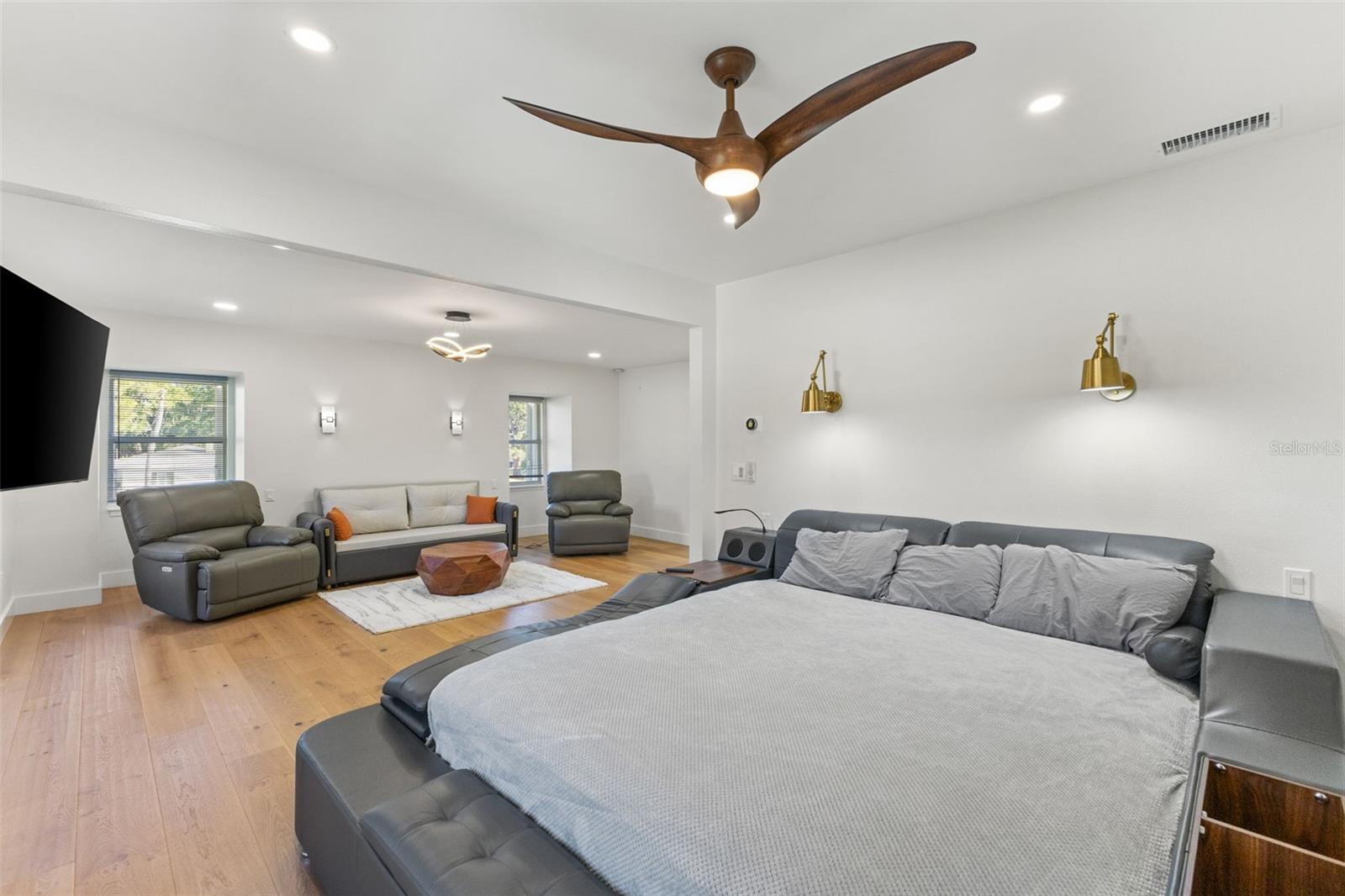 7100 Park St ST PETERSBURG, FL 33707