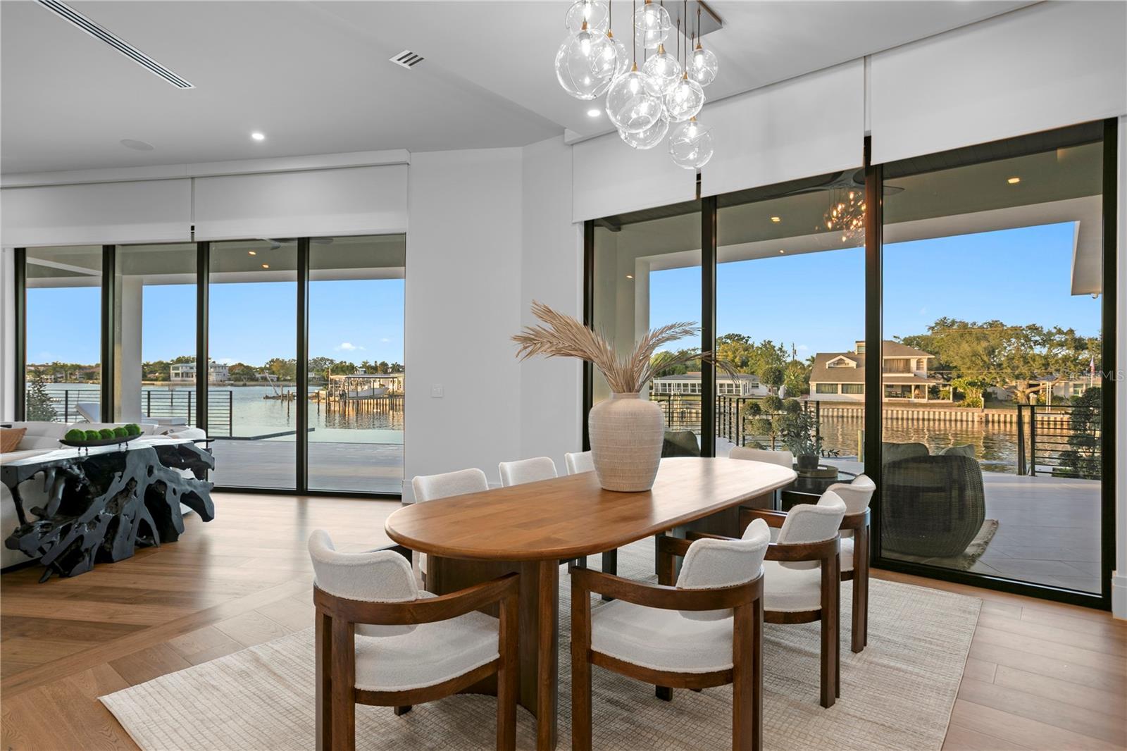 1075 31ST Ter ST PETERSBURG, FL 33704