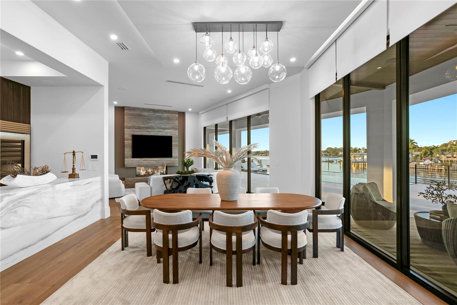 1075 31ST Ter ST PETERSBURG, FL 33704