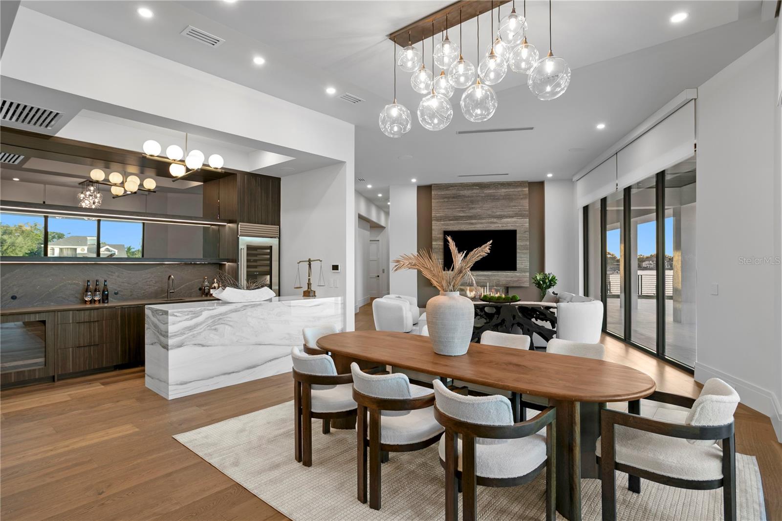 1075 31ST Ter ST PETERSBURG, FL 33704