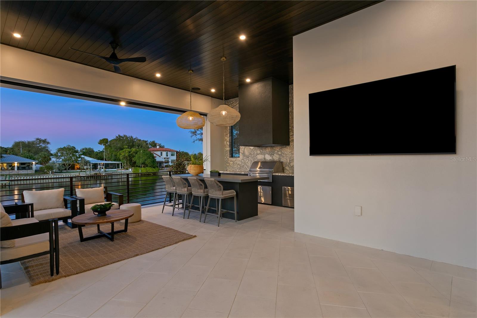 1075 31ST Ter ST PETERSBURG, FL 33704