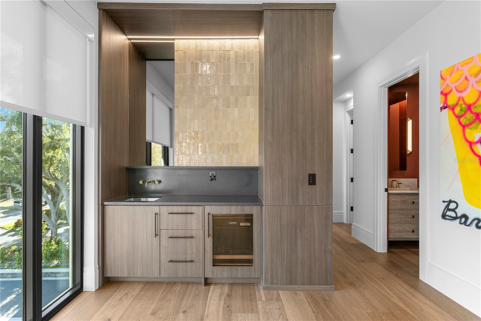 1075 31ST Ter ST PETERSBURG, FL 33704