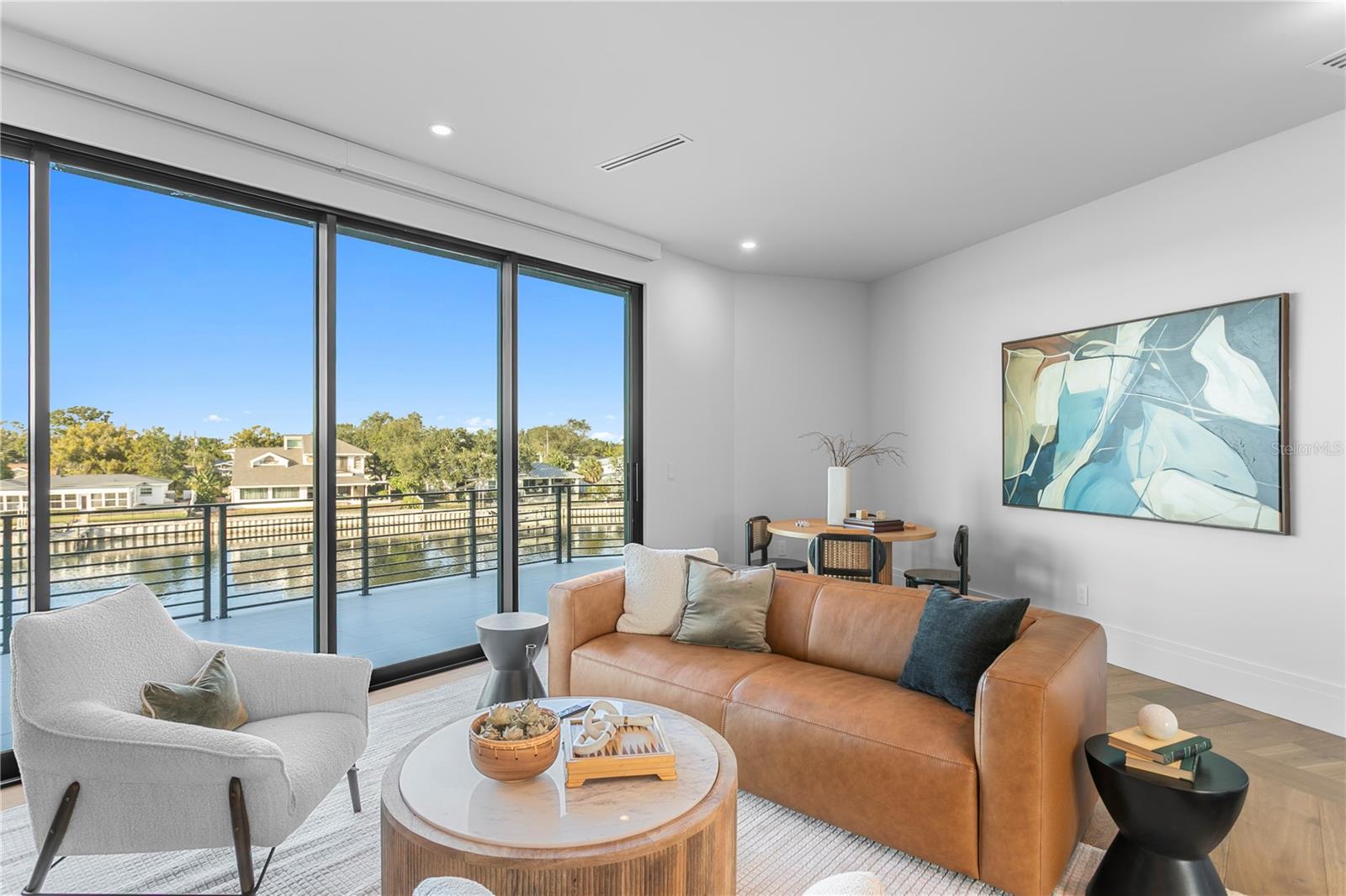 1075 31ST Ter ST PETERSBURG, FL 33704