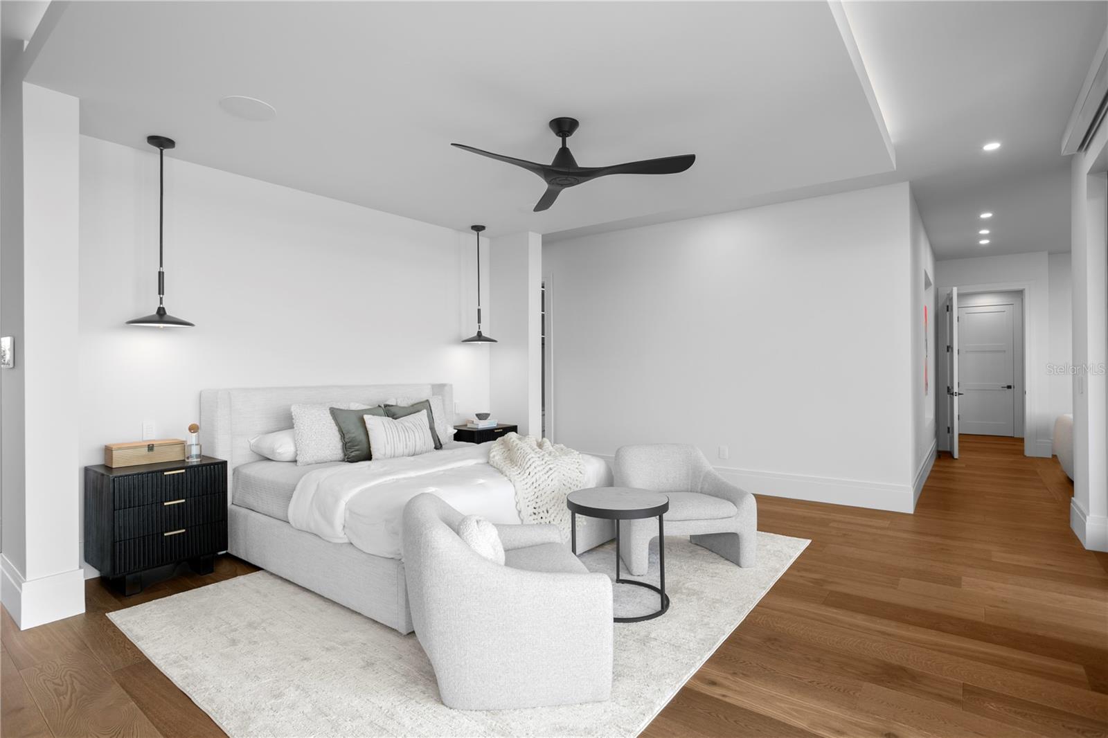 1075 31ST Ter ST PETERSBURG, FL 33704