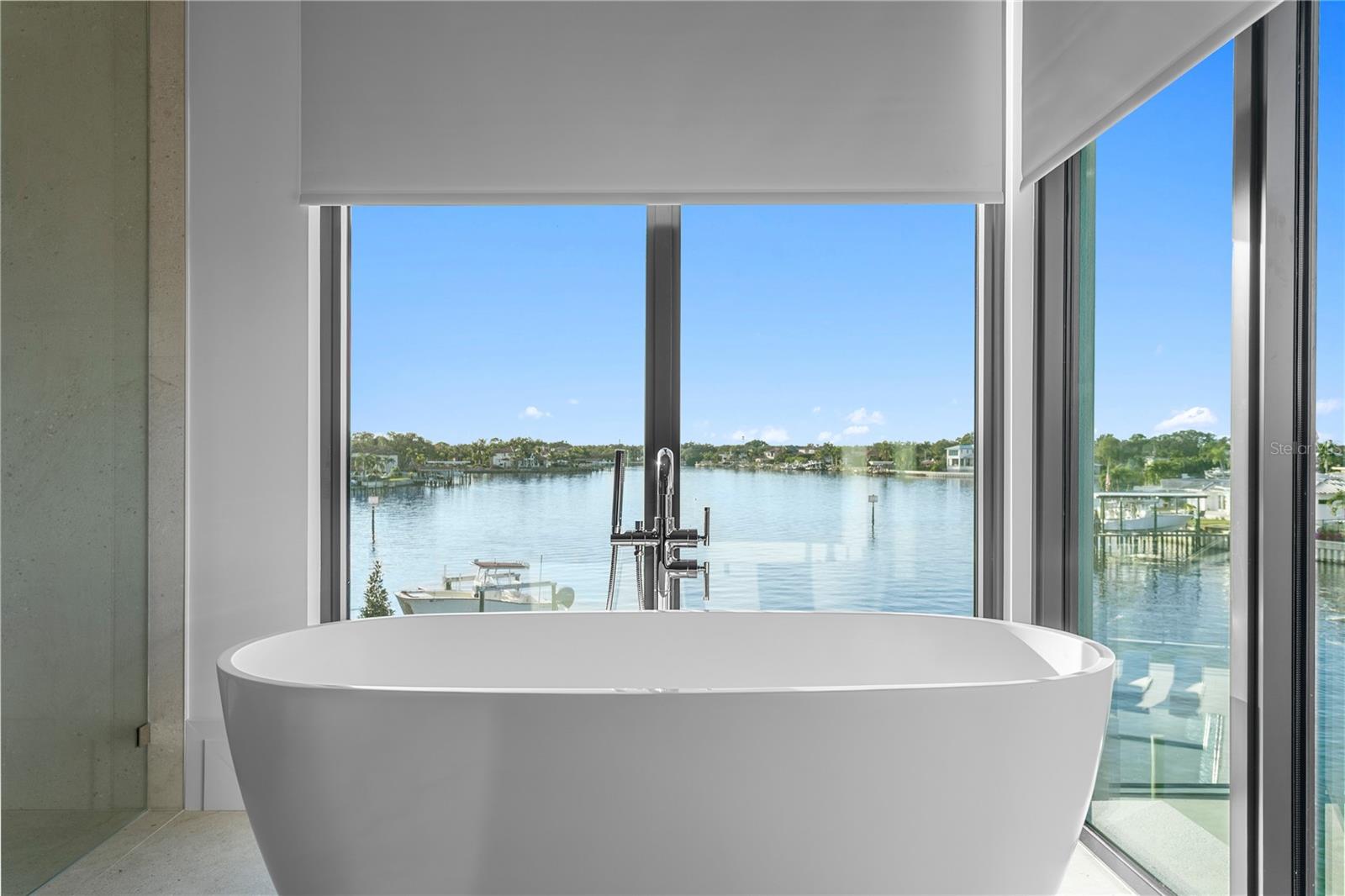 1075 31ST Ter ST PETERSBURG, FL 33704