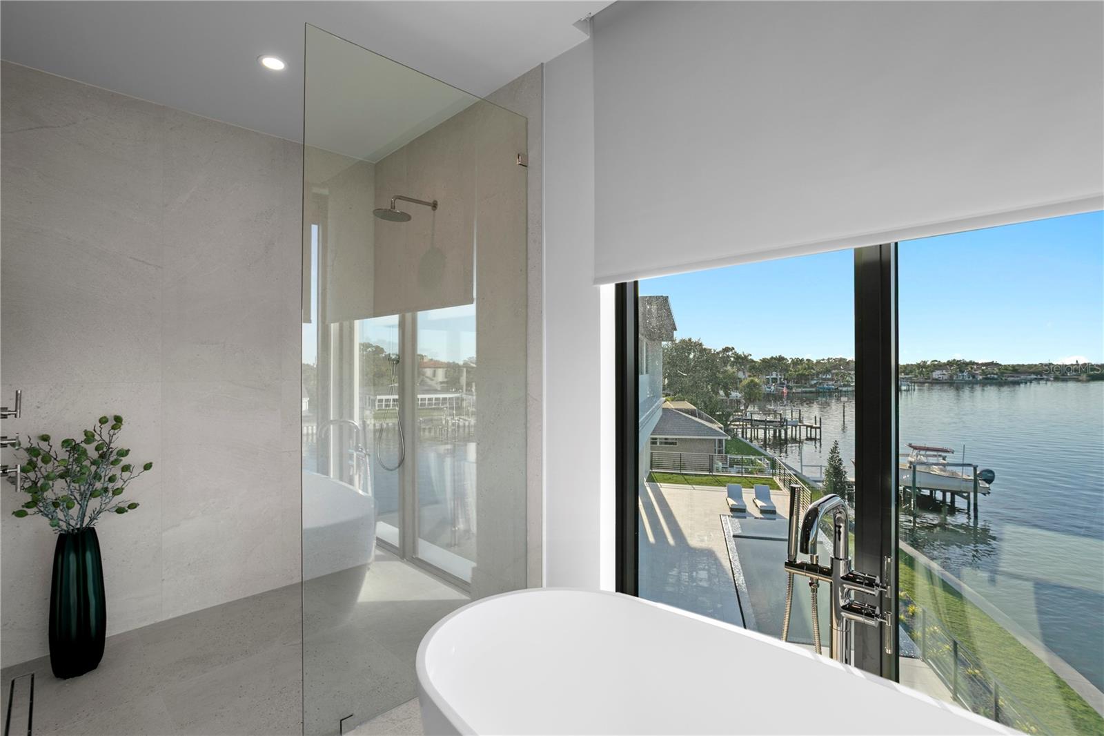 1075 31ST Ter ST PETERSBURG, FL 33704