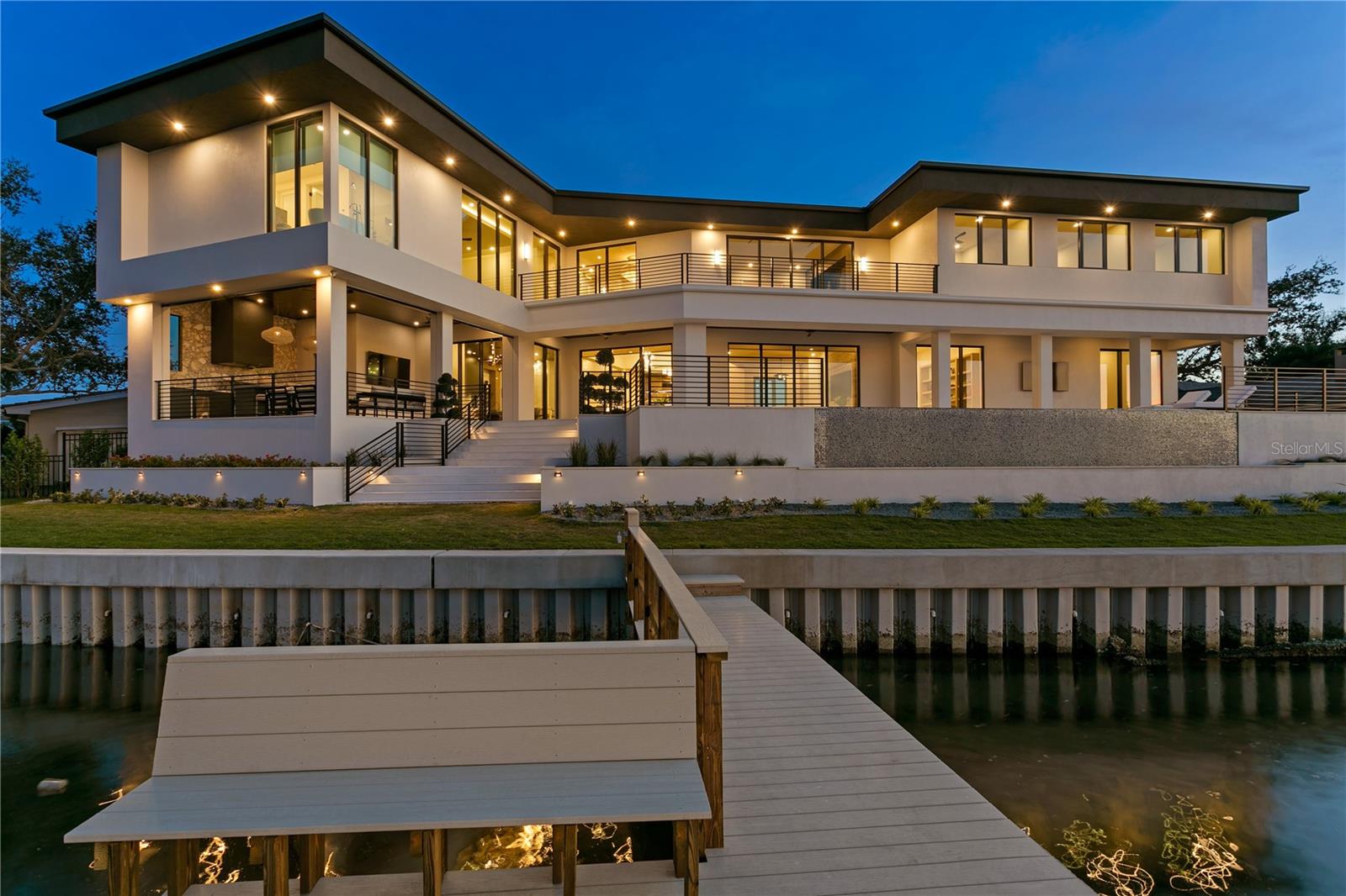 1075 31ST Ter ST PETERSBURG, FL 33704