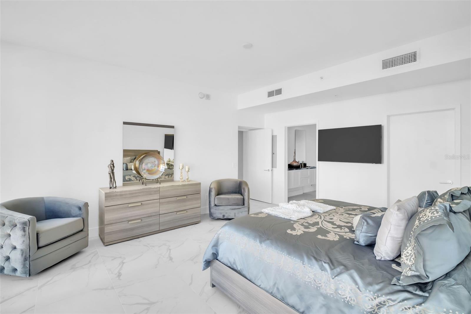 175 1ST St #1008 ST PETERSBURG, FL 33701