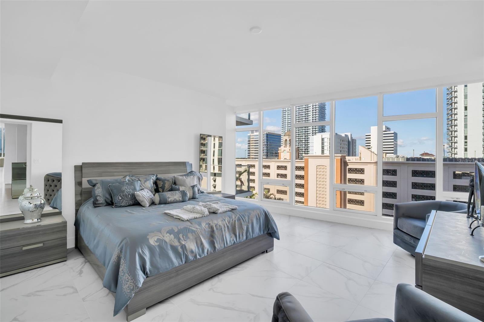 175 1ST St #1008 ST PETERSBURG, FL 33701