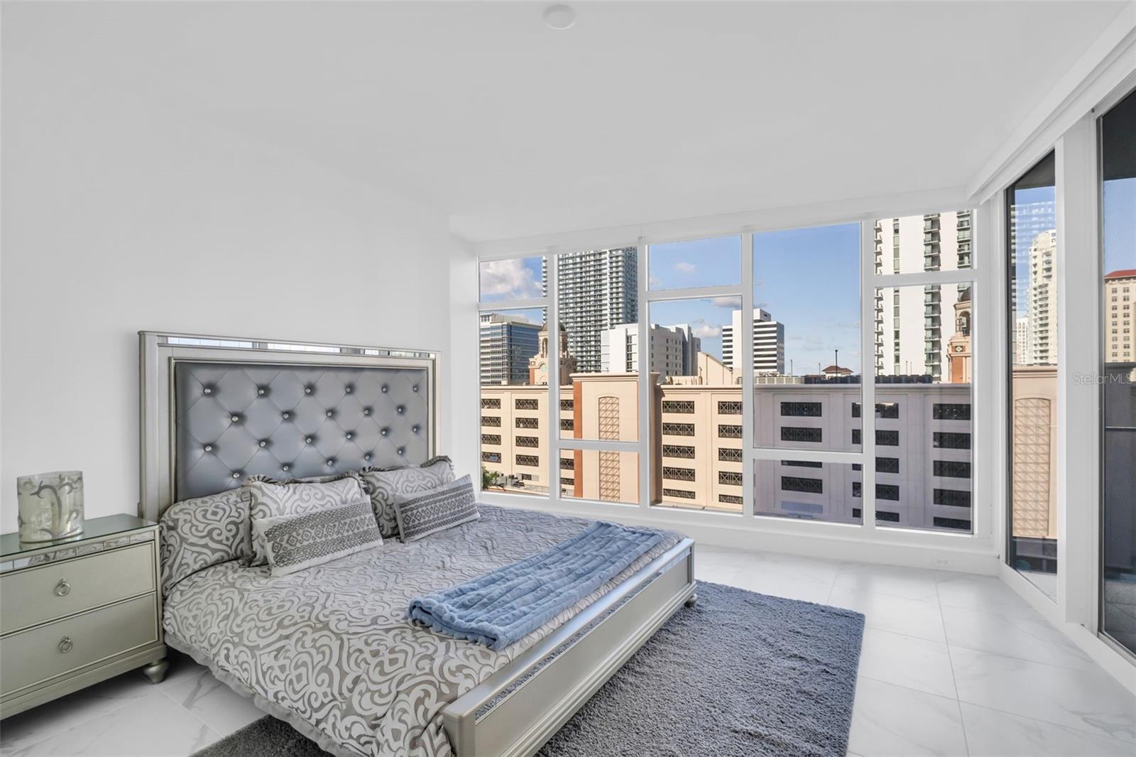 175 1ST St #1008 ST PETERSBURG, FL 33701