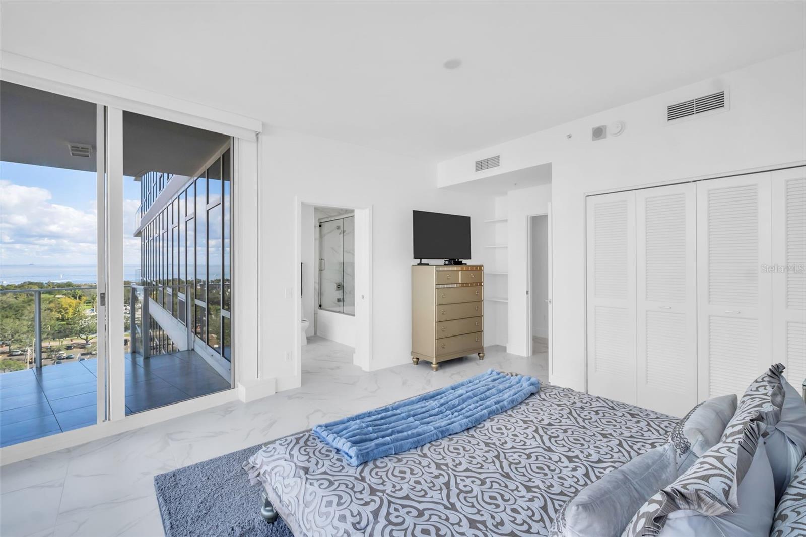 175 1ST St #1008 ST PETERSBURG, FL 33701