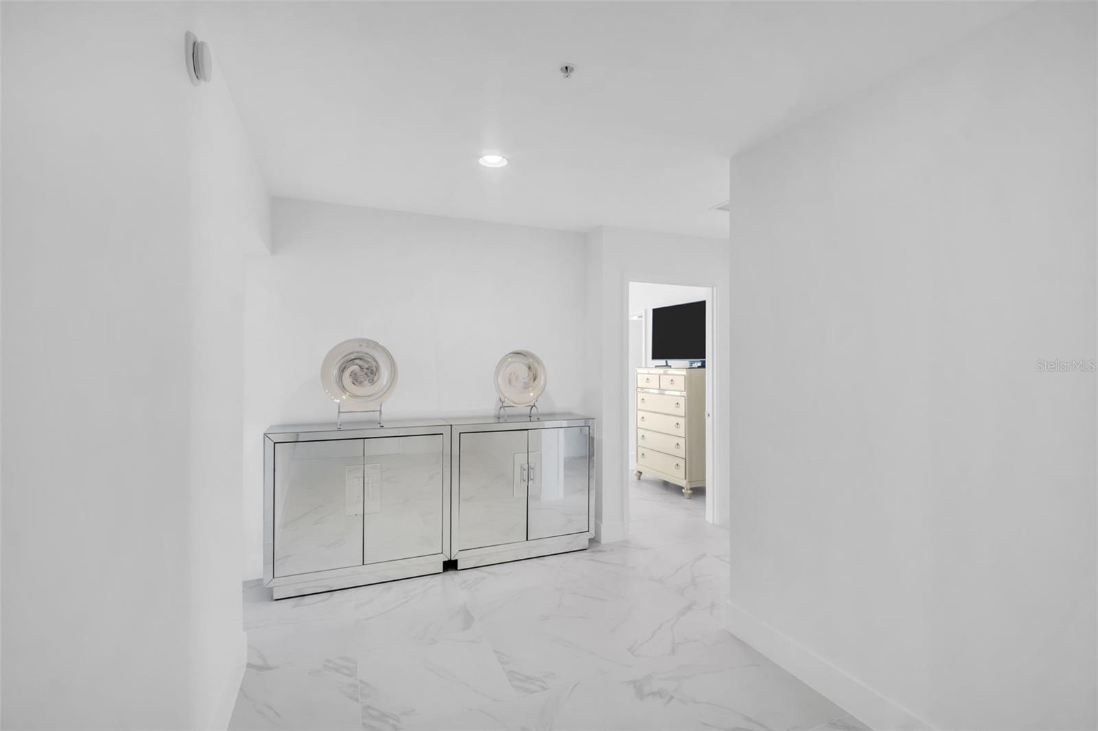 175 1ST St #1008 ST PETERSBURG, FL 33701