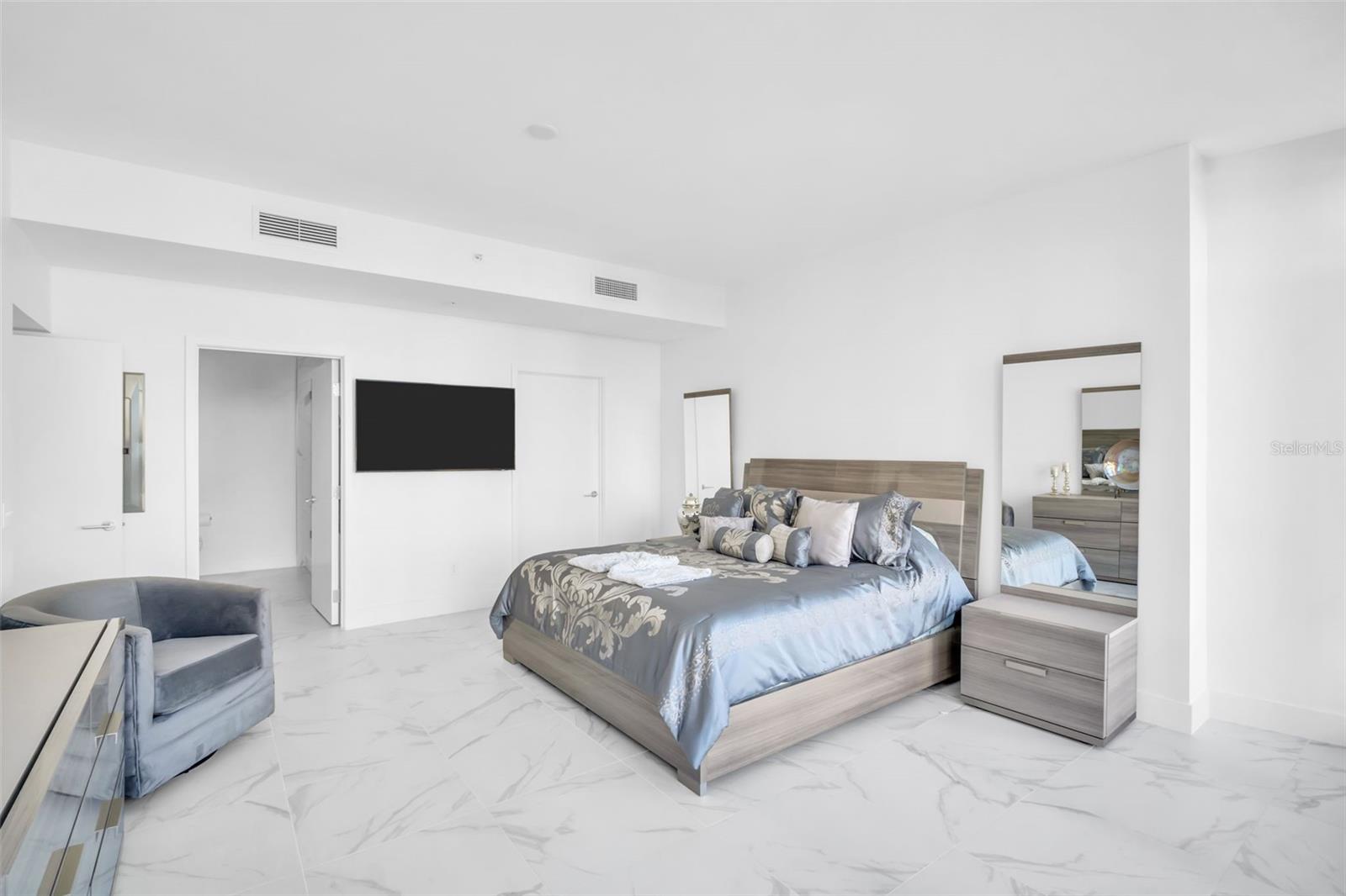 175 1ST St #1008 ST PETERSBURG, FL 33701