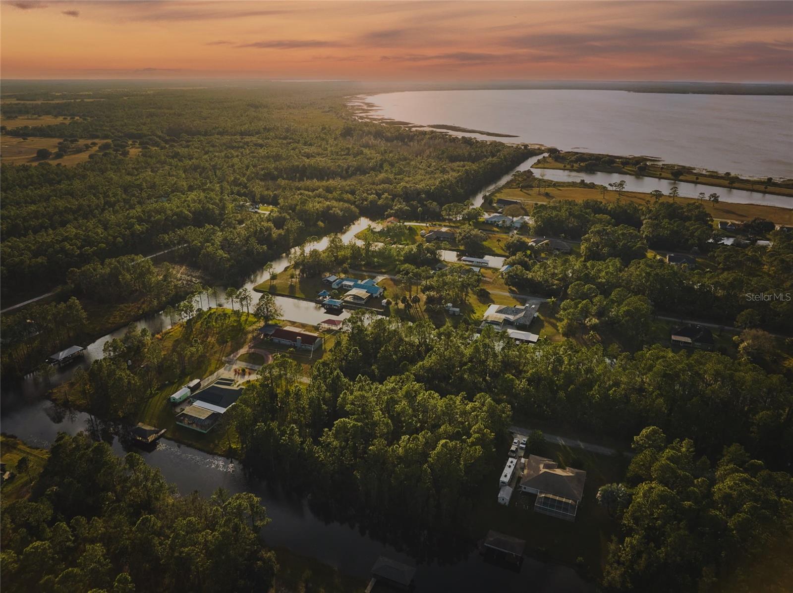 28 and 30 AMARYLLIS Dr INDIAN LAKE ESTATES, FL 33855