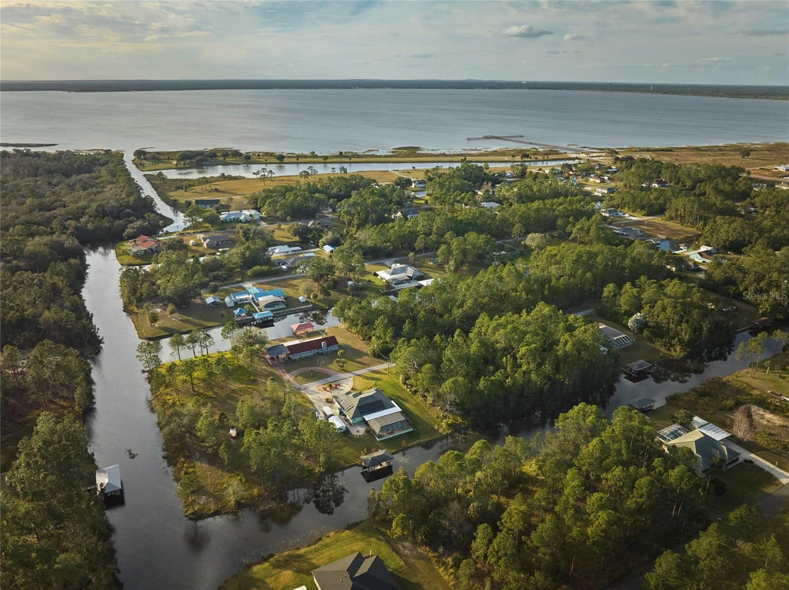 28 and 30 AMARYLLIS Dr INDIAN LAKE ESTATES, FL 33855