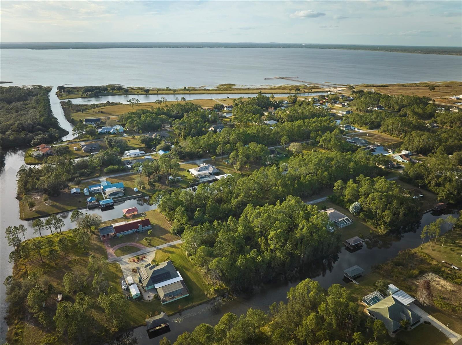 28 and 30 AMARYLLIS Dr INDIAN LAKE ESTATES, FL 33855