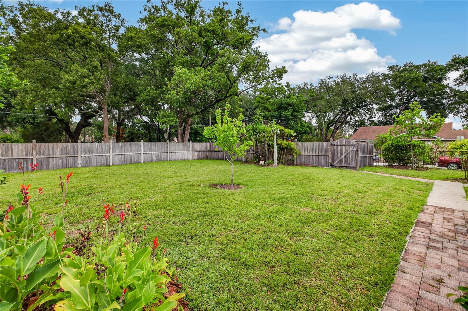 1800 CARLTON Dr ORLANDO, FL 32806